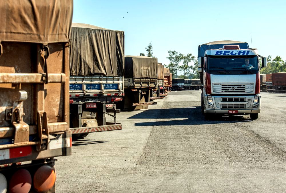 Demanda por transporte rodoviário de cargas se aproxima dos níveis de março