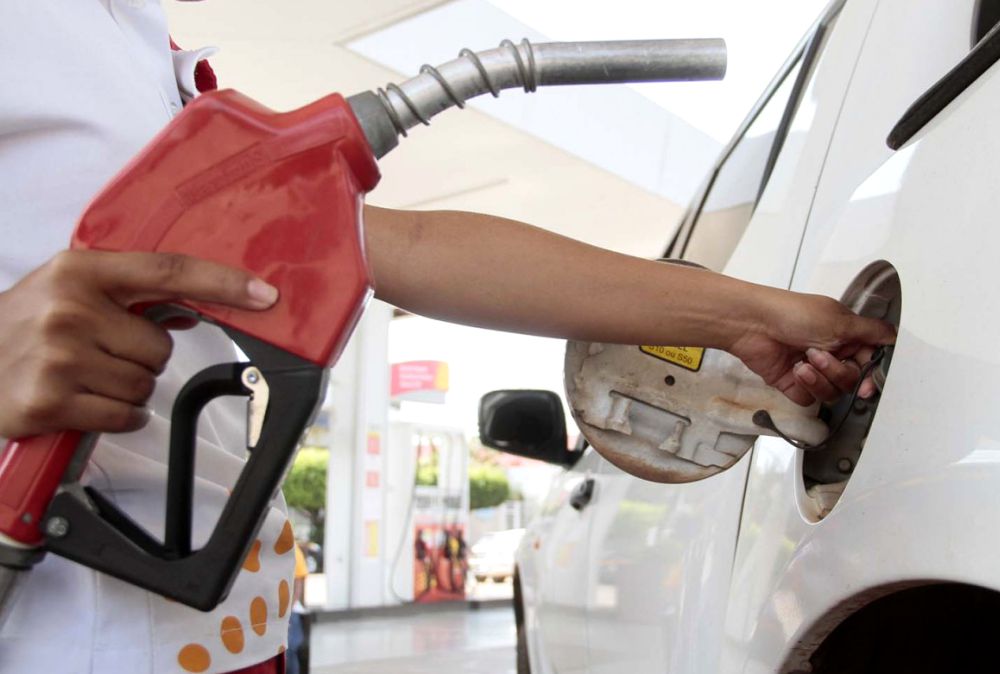Preço da gasolina mantém alta e etanol é mais vantajoso em sete estados