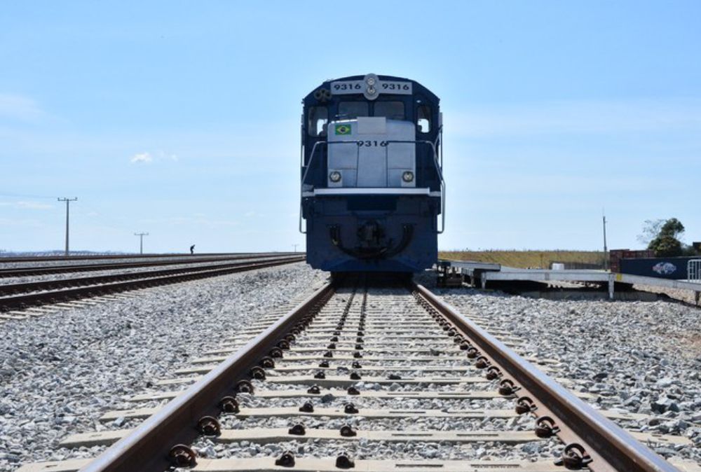 Portal Estrada - MInfra firma parceria para o desenvolvimento de projetos ferroviários