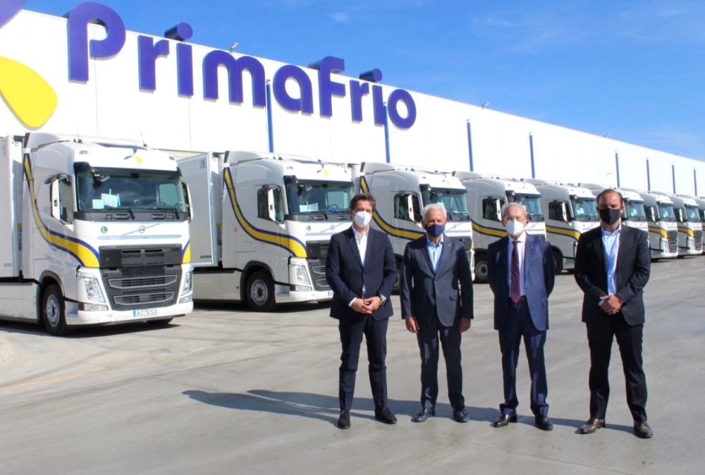 Portal Estrada - Grupo Primafrio aumenta frota com 300 caminhões Volvo FH
