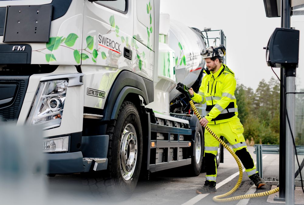Portal Estrada - Volvo inicia testes com caminhões elétricos pesados na Europa