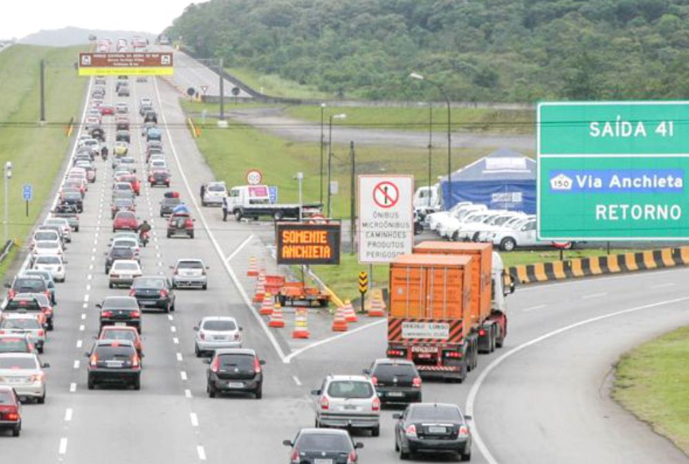 Portal Estrada - Estado faz teste para liberar caminhões com mais de 26 metros na via Anchieta