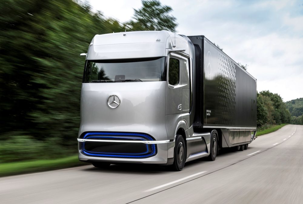 Portal Estrada - Caminhões eActros e GenH2 conquistam o Truck Innovation Award 2021