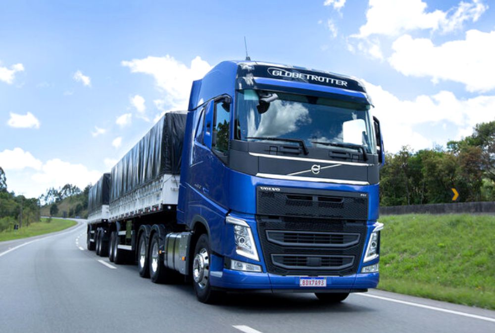 Portal Estrada - Volvo FH 540 é mais uma vez o caminhão mais vendido do Brasil
