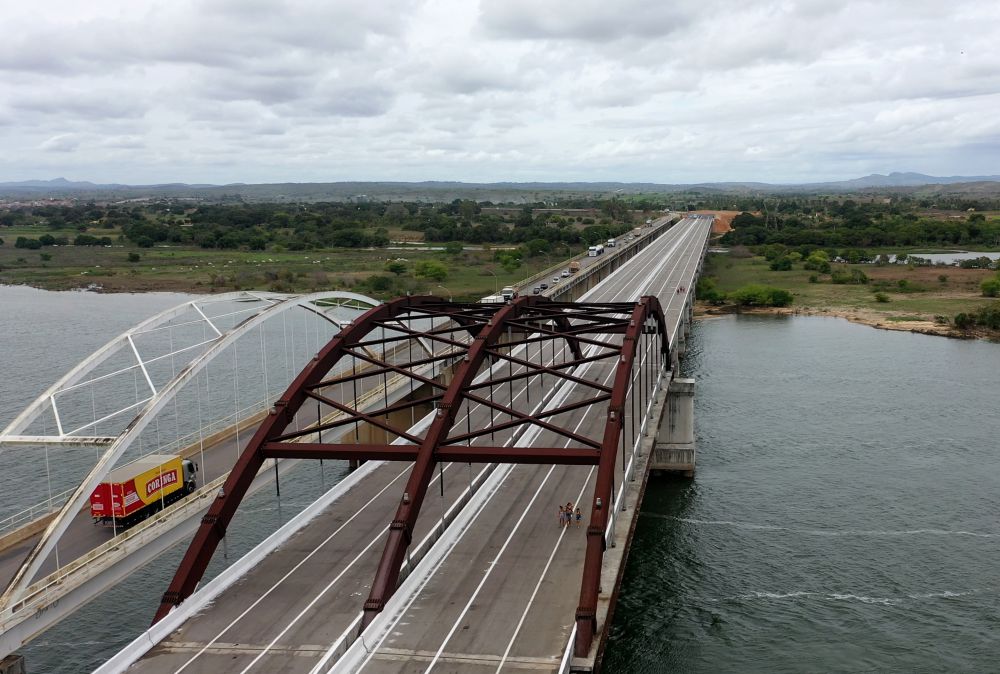 Portal Estrada - Governo libera tráfego de veículos na nova ponte sobre o rio São Francisco