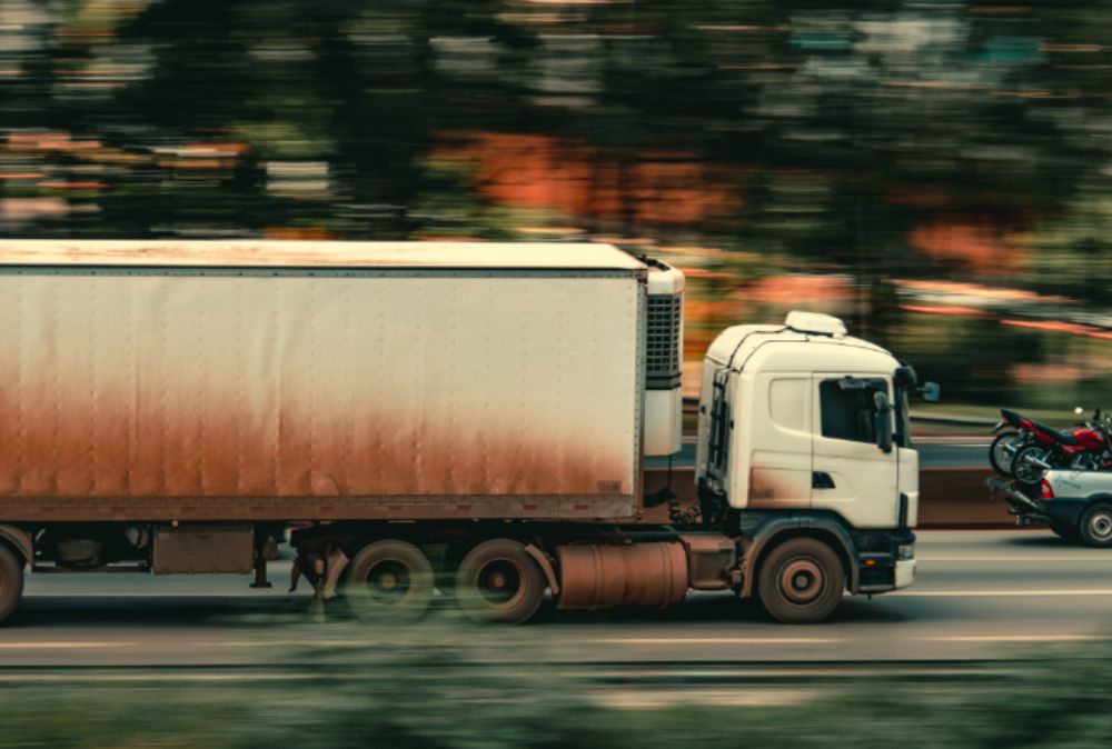 Portal Estrada - Roubo e furto de caminhões e cargas caem 24,6%