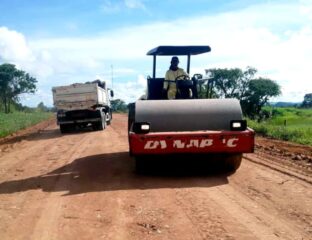 Portal Estrada - Agesul recupera estradas de escoamento em sete municípios do MS