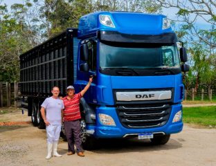 Portal Estrada - DAF entrega primeiro caminhão CF 8x2 na versão rígida para o frigorífico Geraldo
